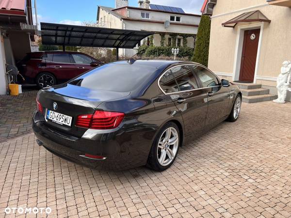 BMW Seria 5 525d xDrive - 7