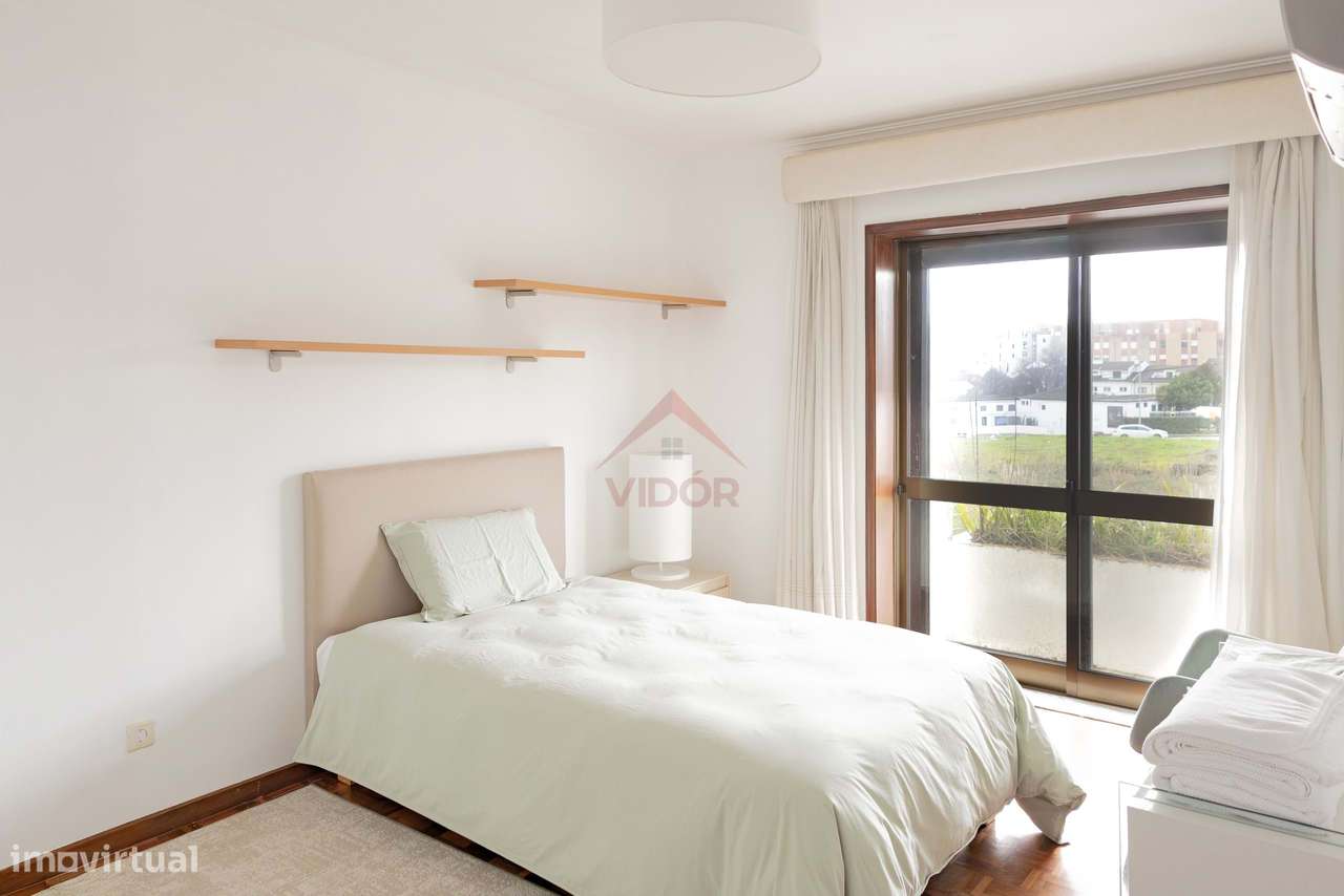 T4 Duplex em Santa Maria da Feira c/ garagem e arrumos - Grande imagem: 5/16