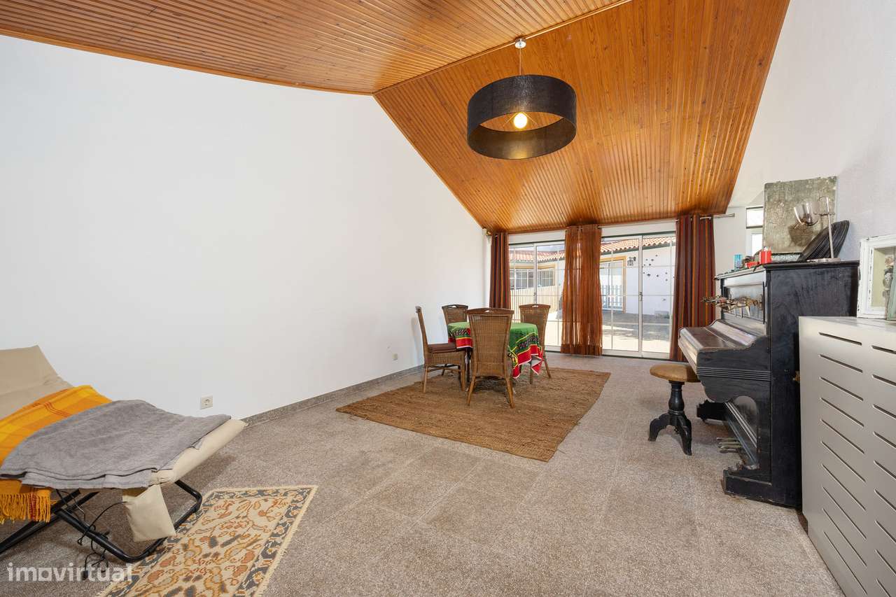 Moradia T2+2 | Piscina e Jardim | Vista Rio Zezêre | Dornes-6