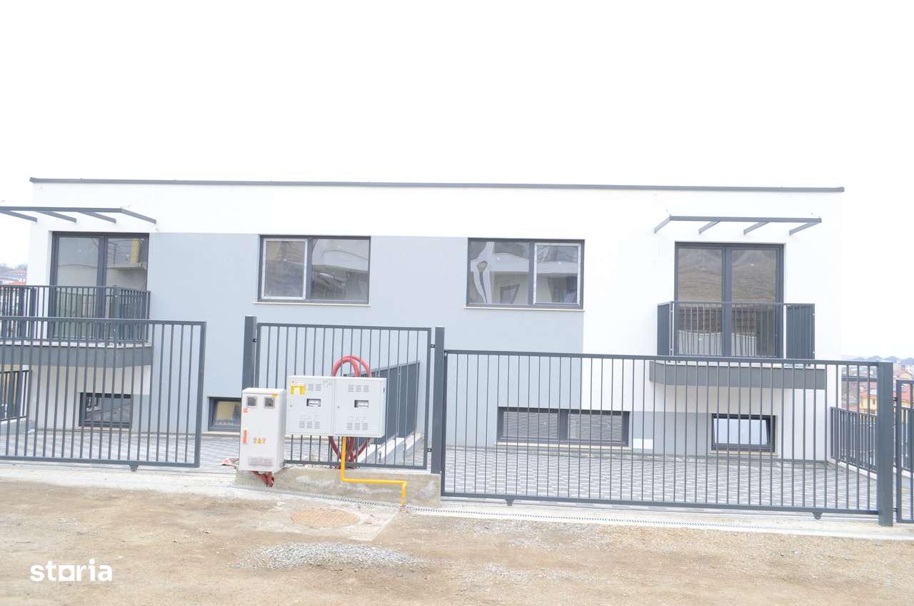 Casa cuplata (duplex) cu vedere panoramica in Dezmir-1