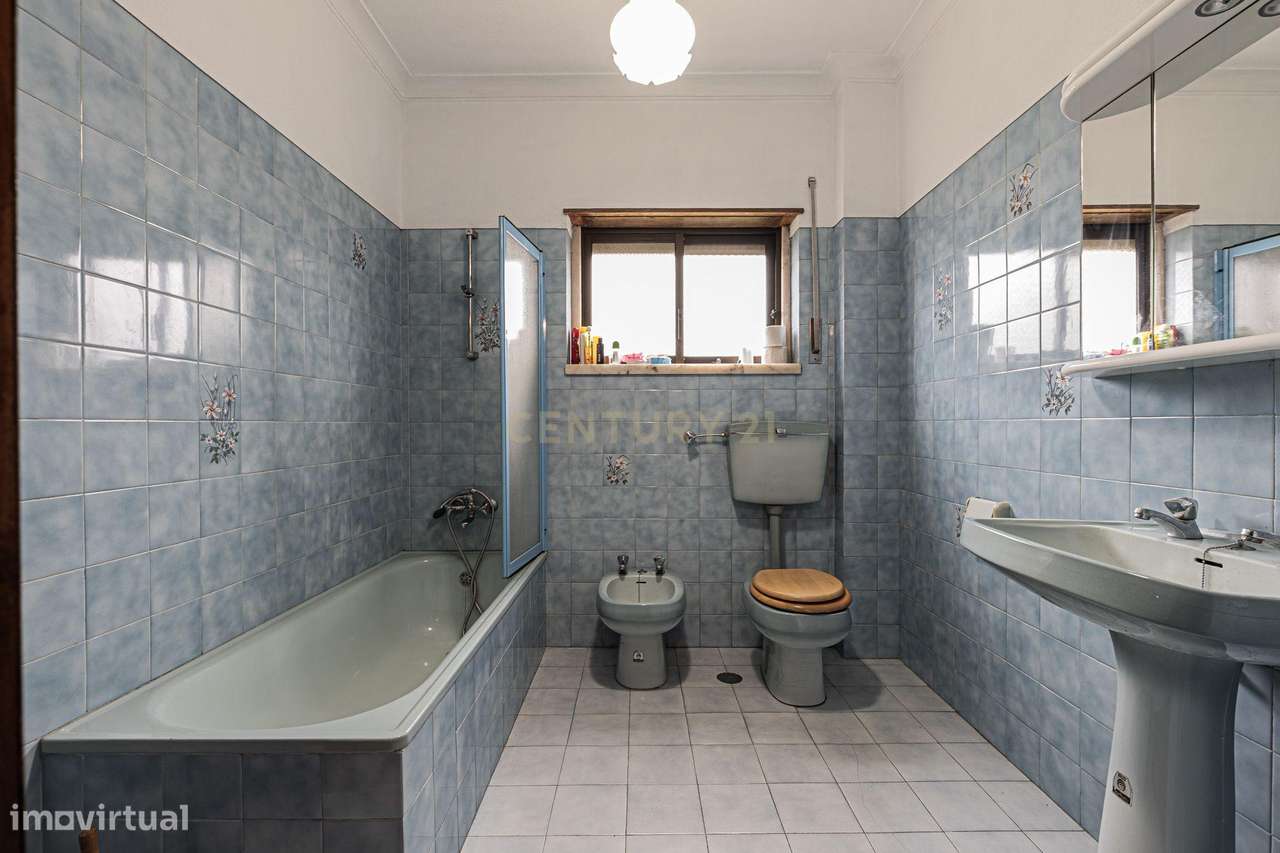 Excelente Moradia T3+4 em Fernão Ferro duas garagens-10