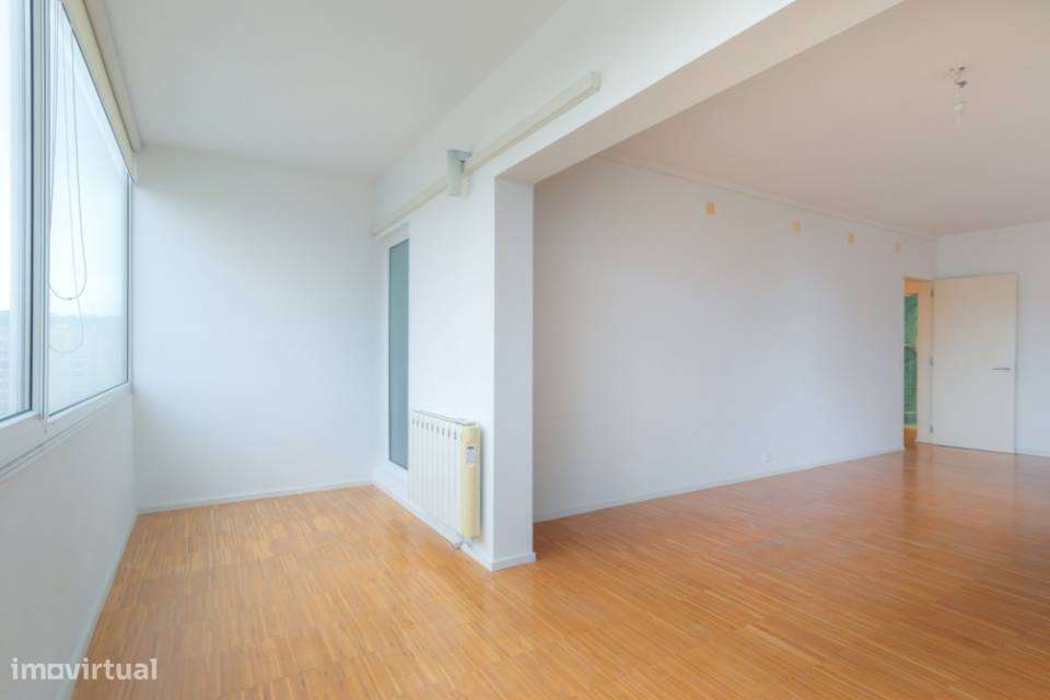 T3 Renovado em MIRAFLORES | ARRENDA-SE - Grande imagem: 4/10