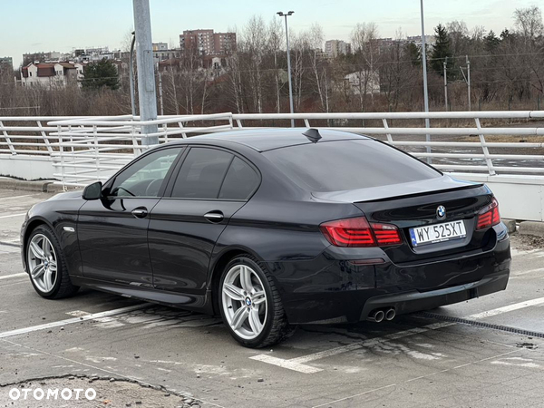 BMW Seria 5 525d xDrive - 23