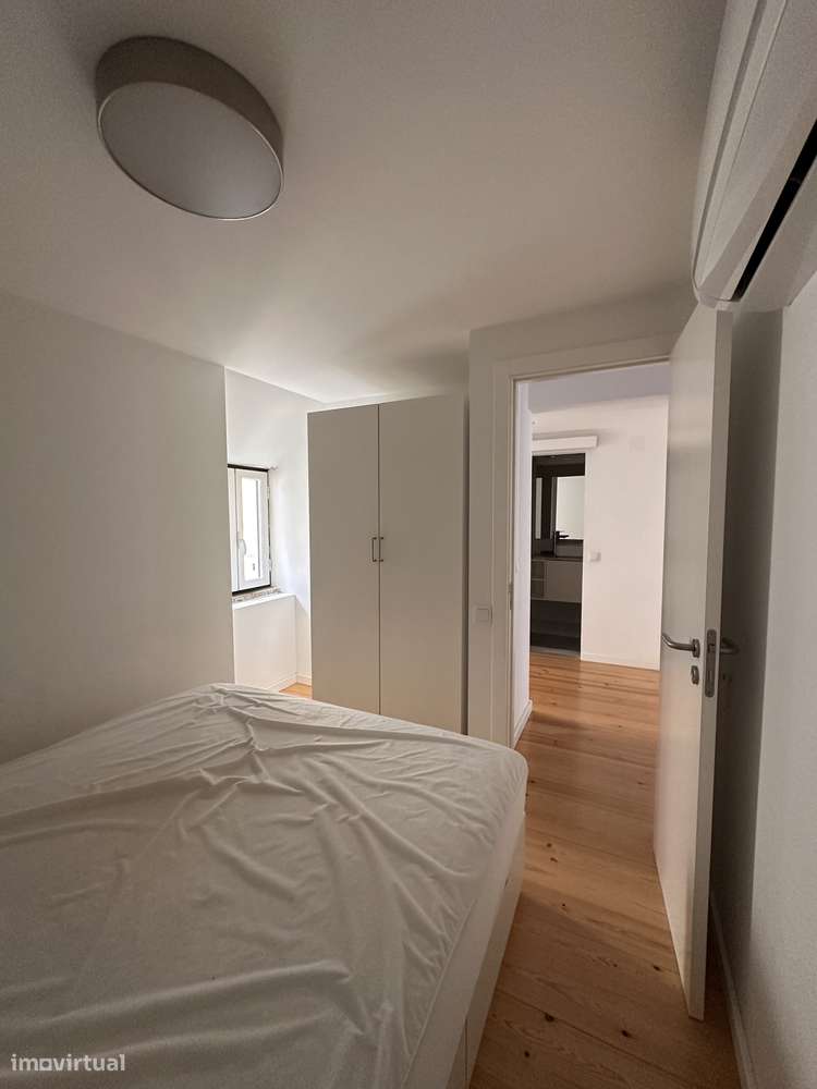 Bright and Spacious 2-Bedroom Apartment with Terrace – Bica, Lisbon - Grande imagem: 5/12