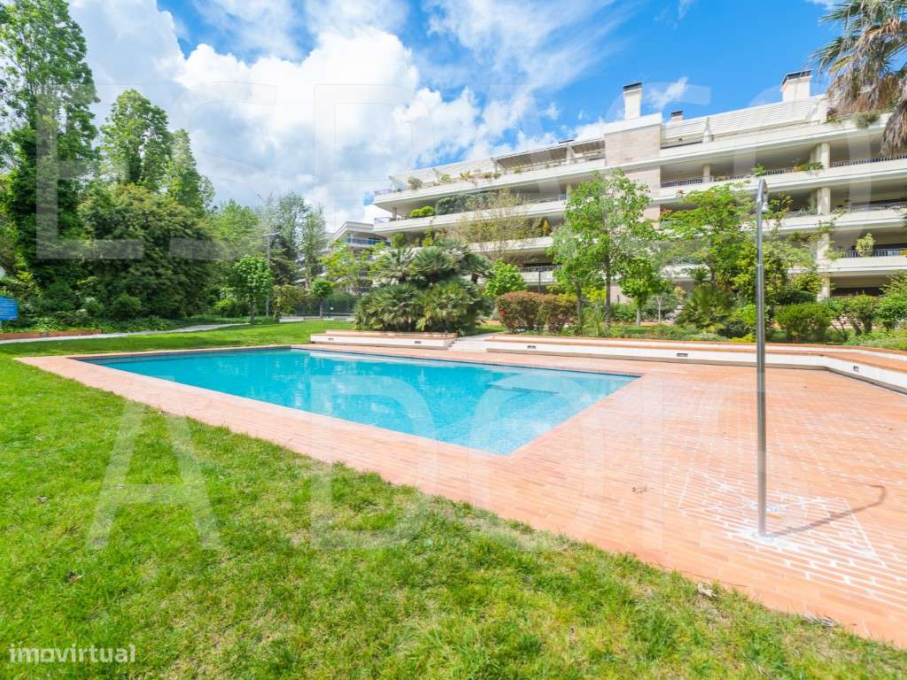 DESLUMBRANTE! Condomínio Privado com porteiro residente, vigilância...-6