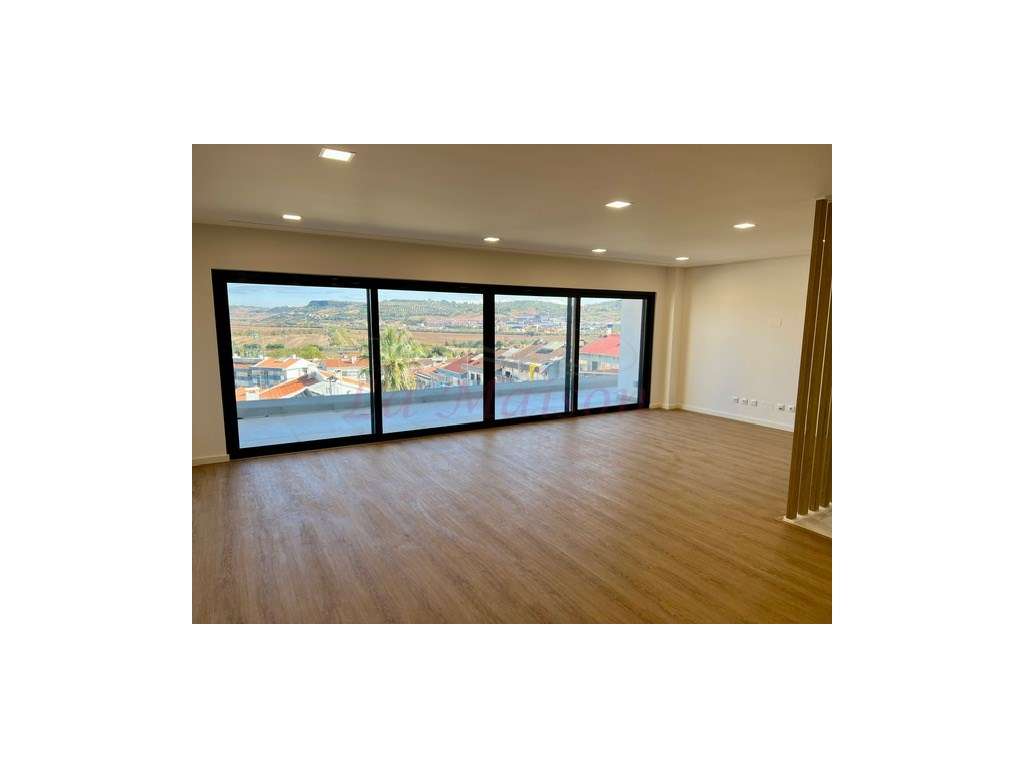 Moradia V5 no centro de Loures-11