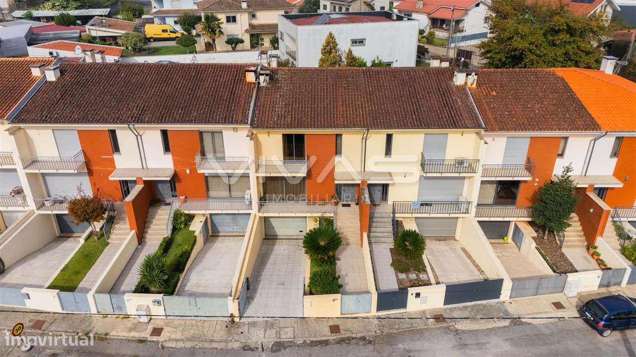 Moradia em Banda T3 Venda em Turiz,Vila Verde-0