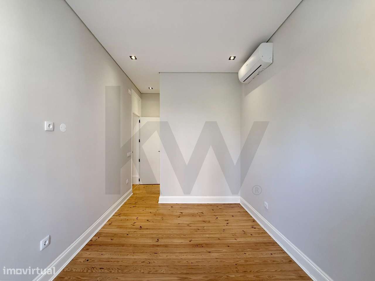 T3 REMODELADO | 2 SUITES | CLOSET | LOGRADOURO 35 m2 | AV. ALMIRANTE R-12