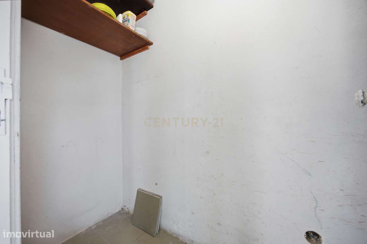 Apartamento T1 para Remodelação-15