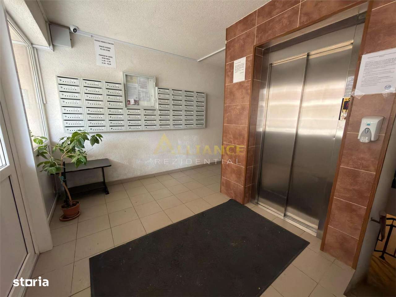 Garsoniera gata de mutare-1