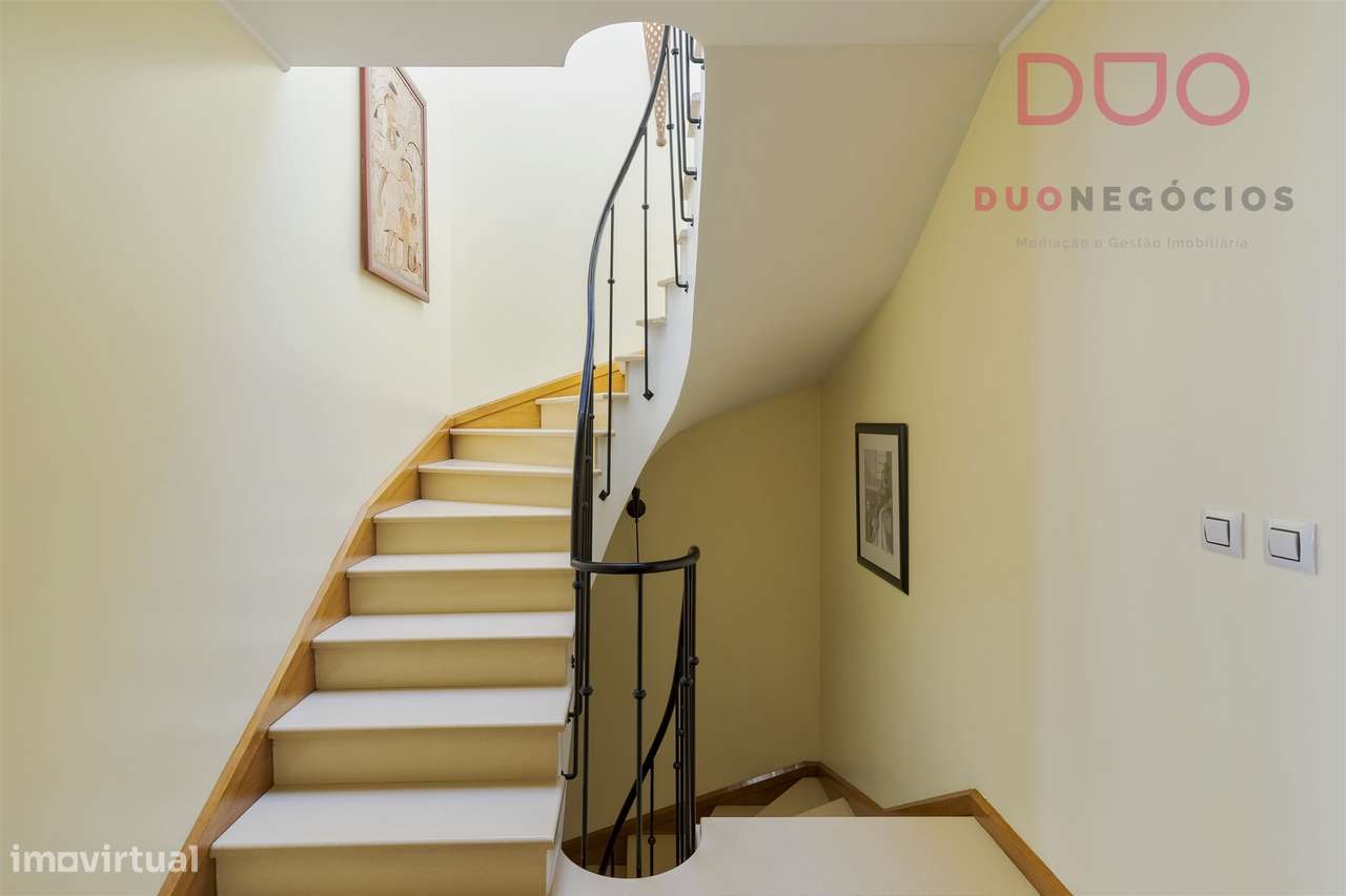 Moradia T4+1 à venda no Montijo-14