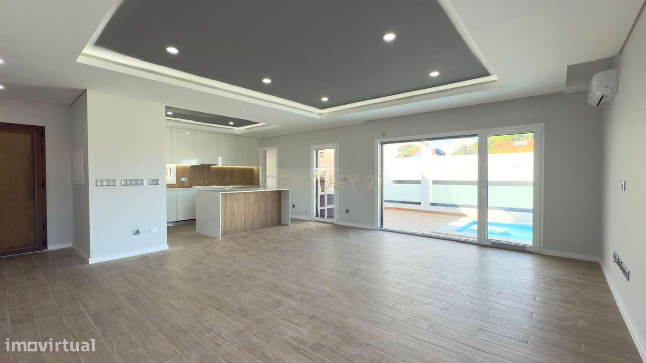Moradia T4 Isolada com Piscina em Fernão Ferro | 640.000€-14