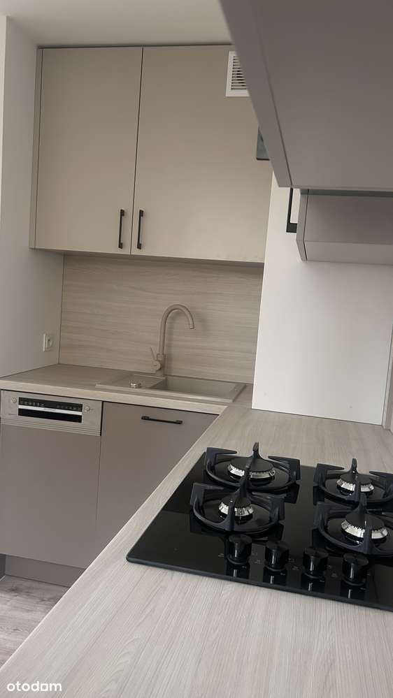 Nowe !!! 2 pokoje po kapitalnym remoncie 40 m² Powstania Listopadowego