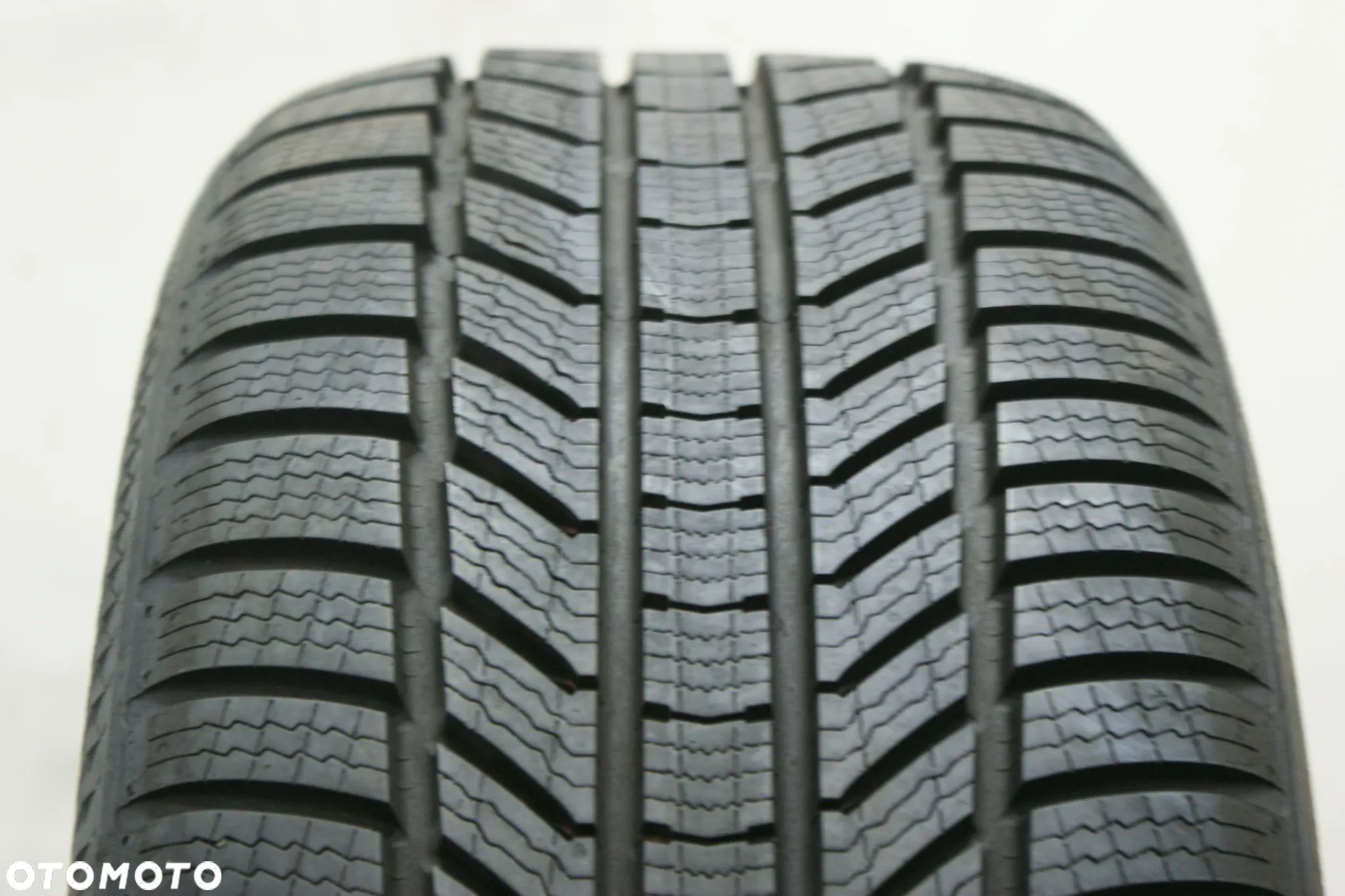 225/45R18 CONTINENTAL WINTERCONTACT TS870P , 8,2mm 2022r - 1