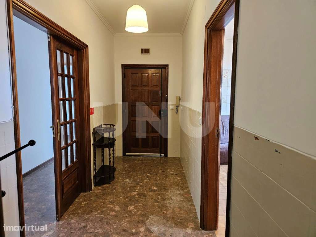 Apartamento T6 - Junto à ESE-6