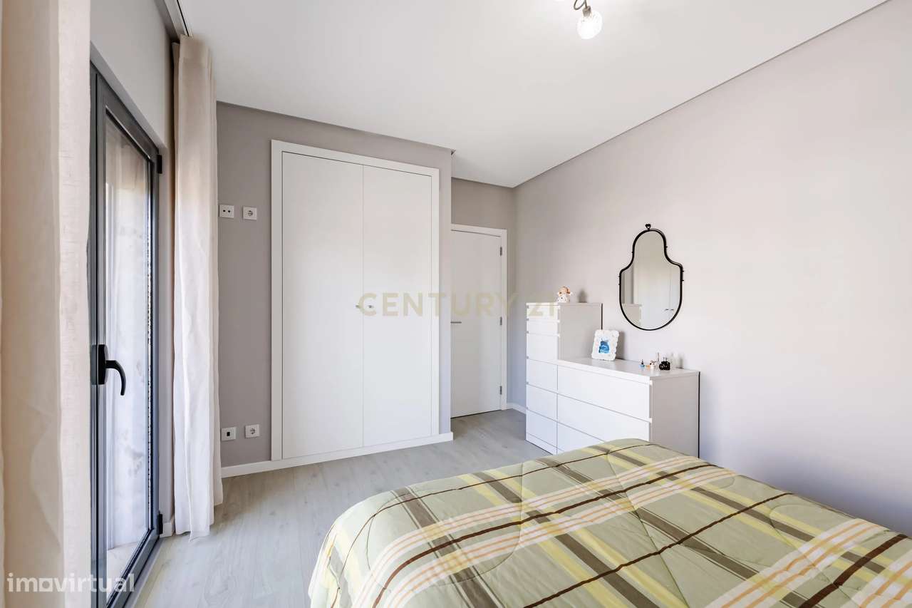 Excelente Apartamento T3+1 Duplex na Quinta da Fábrica, Vale de Milhaç-29
