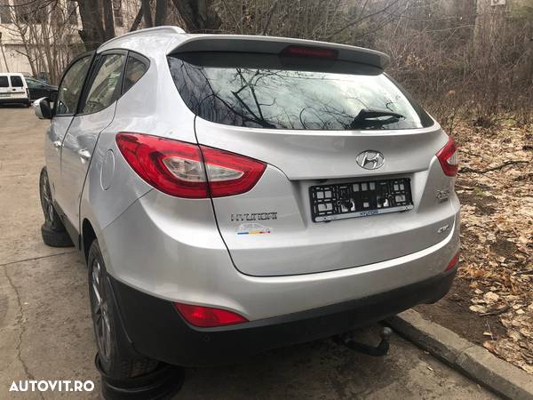 Bara spate Hyundai IX35 gri argintiu - 2