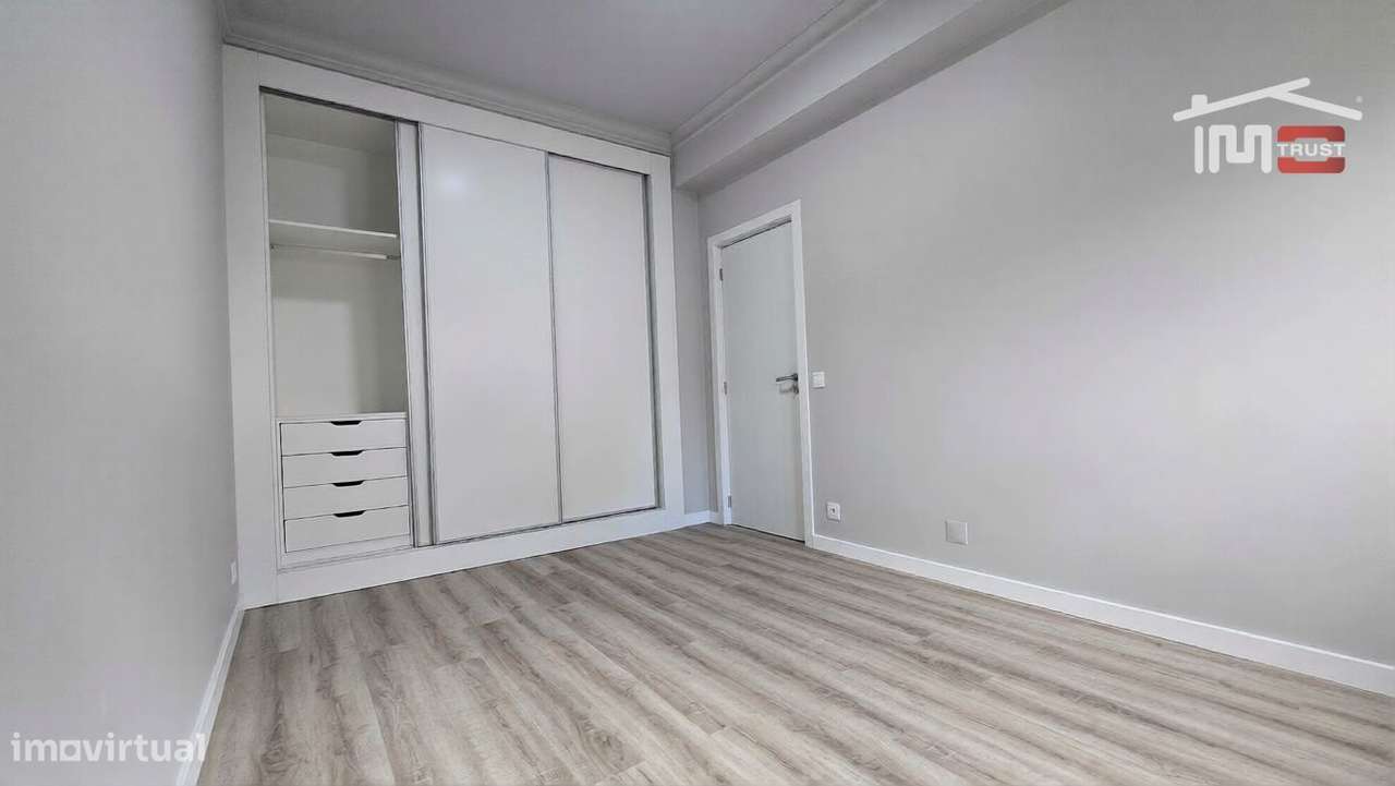 T2 Renovado no Centro de Setúbal  92 m²-7