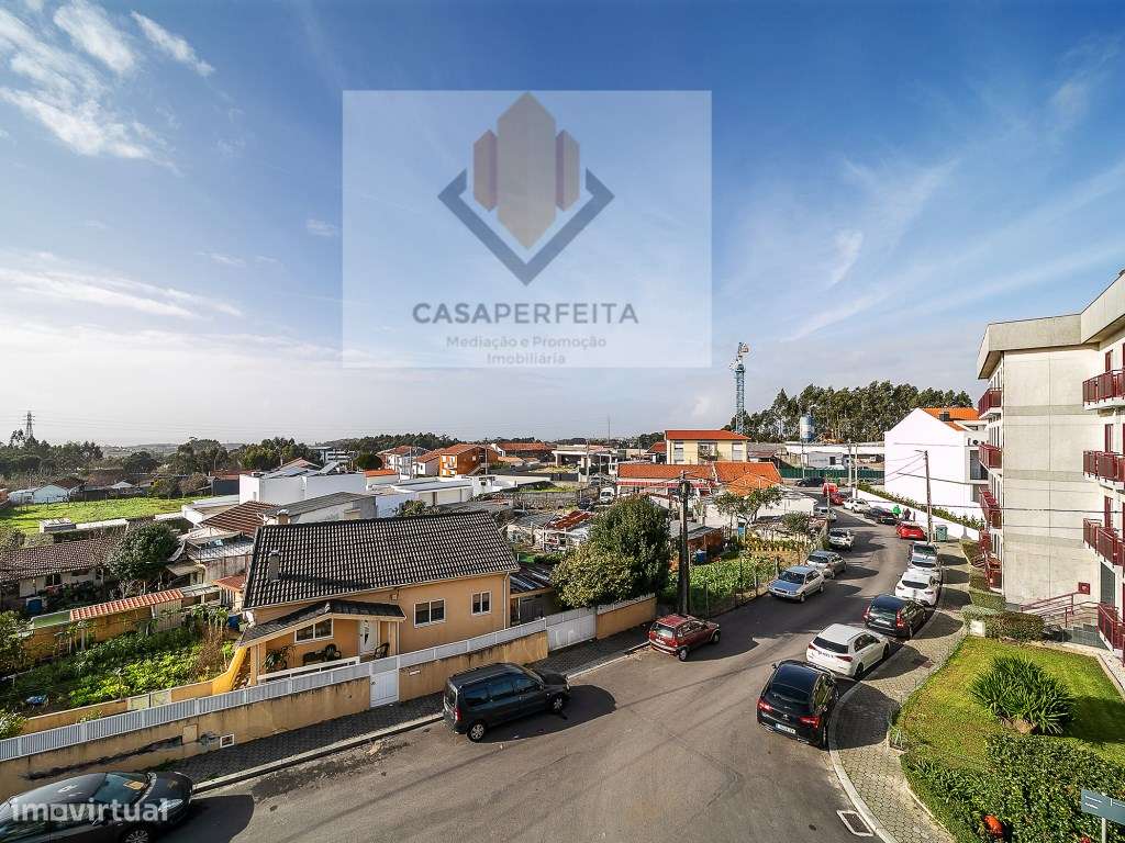 Deslumbrante T2 de 2 Frentes com Varandas e Box - Canelas-30