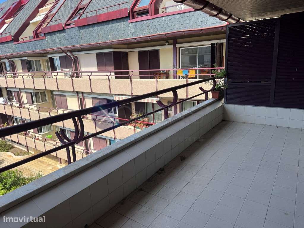 Apartamento T2 para venda no Estoril, inserido em exclusivo condomí...-4