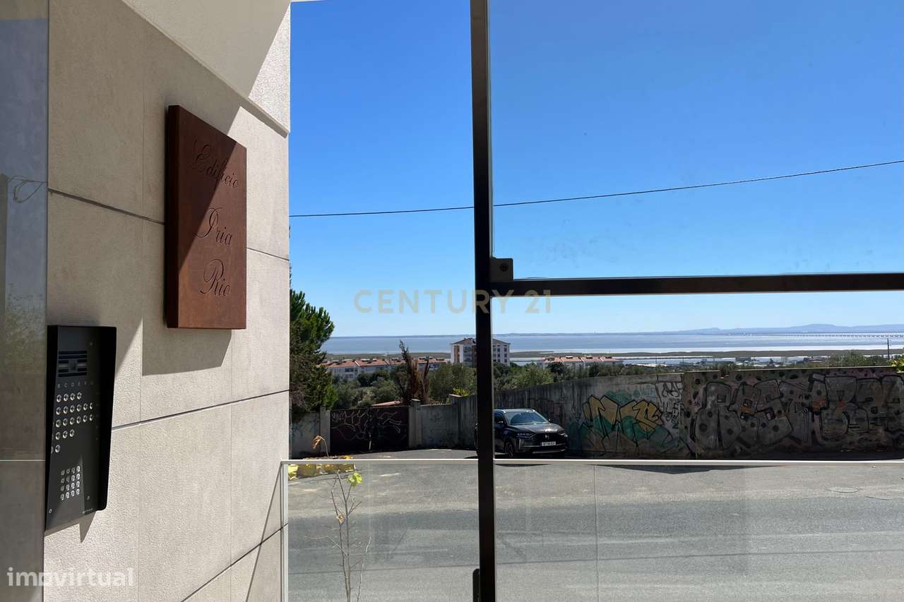 T2 NOVO em fase final de construção com vista rio | Iria Rio Residence - Grande imagem: 4/32