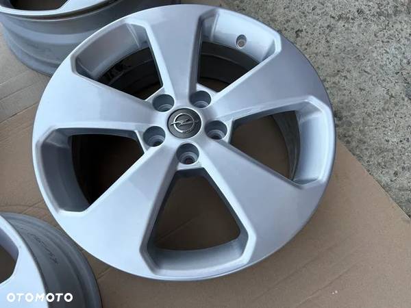 4× Felga aluminiowa alufelgi alusy Opel Mokka 7.0" x 17" 5x105 ET 38 - 12