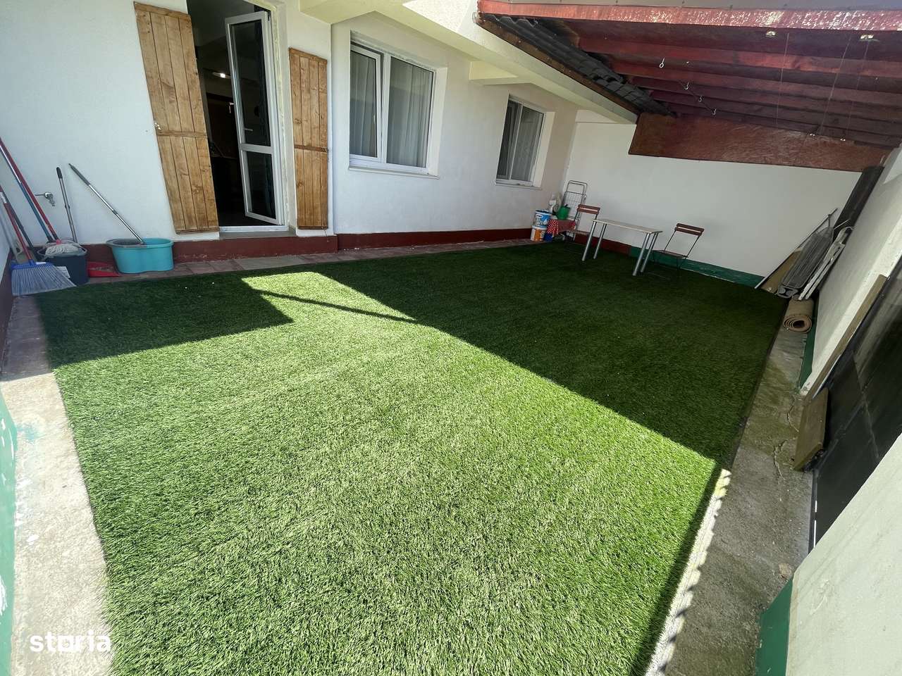 Apartament 3 camere, semi mobilat si utilat, curte 43mp, gata de mutat