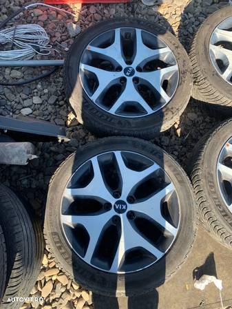 Jante originale de KIa Sportage an 2019 cu cauciucuri de iarna Michelin pe 19 - 5