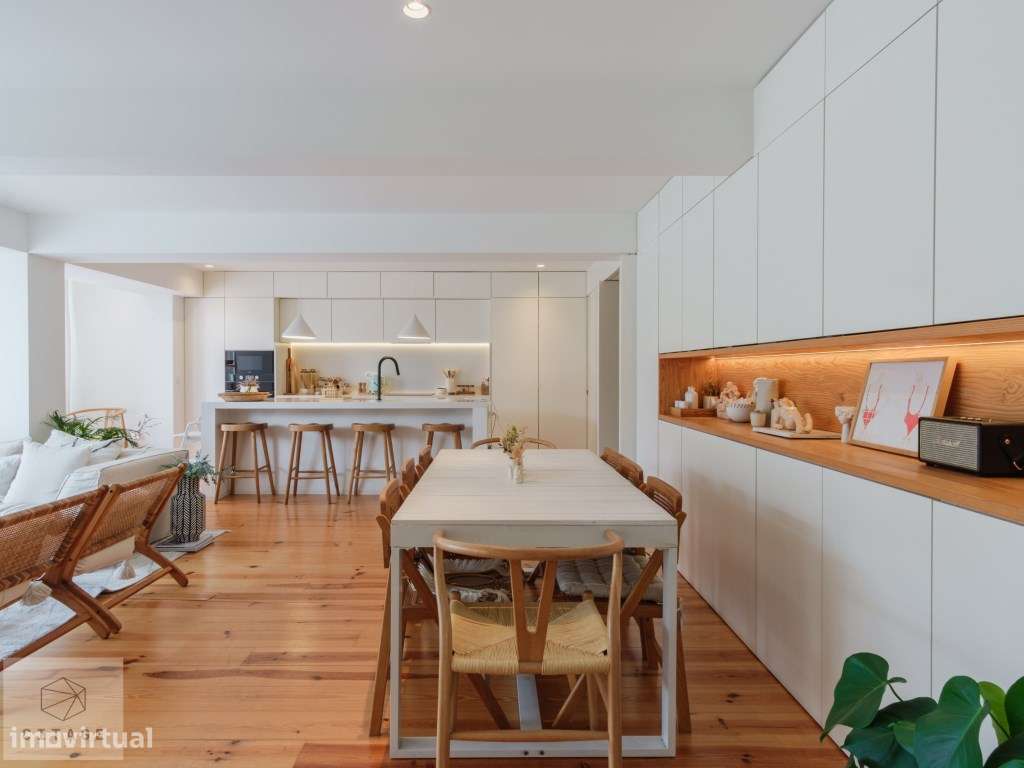 Apartamento T4 com garagem e terraço em Belem-11