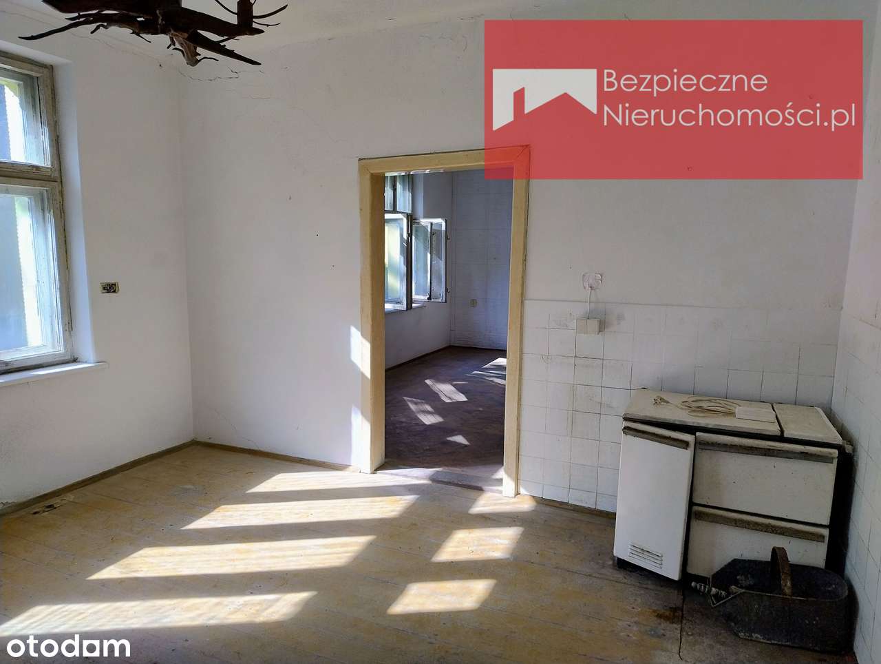 Dom jednorodzinny z potencjałem w zielonej okolicy - Pełny obrazek: 1/12