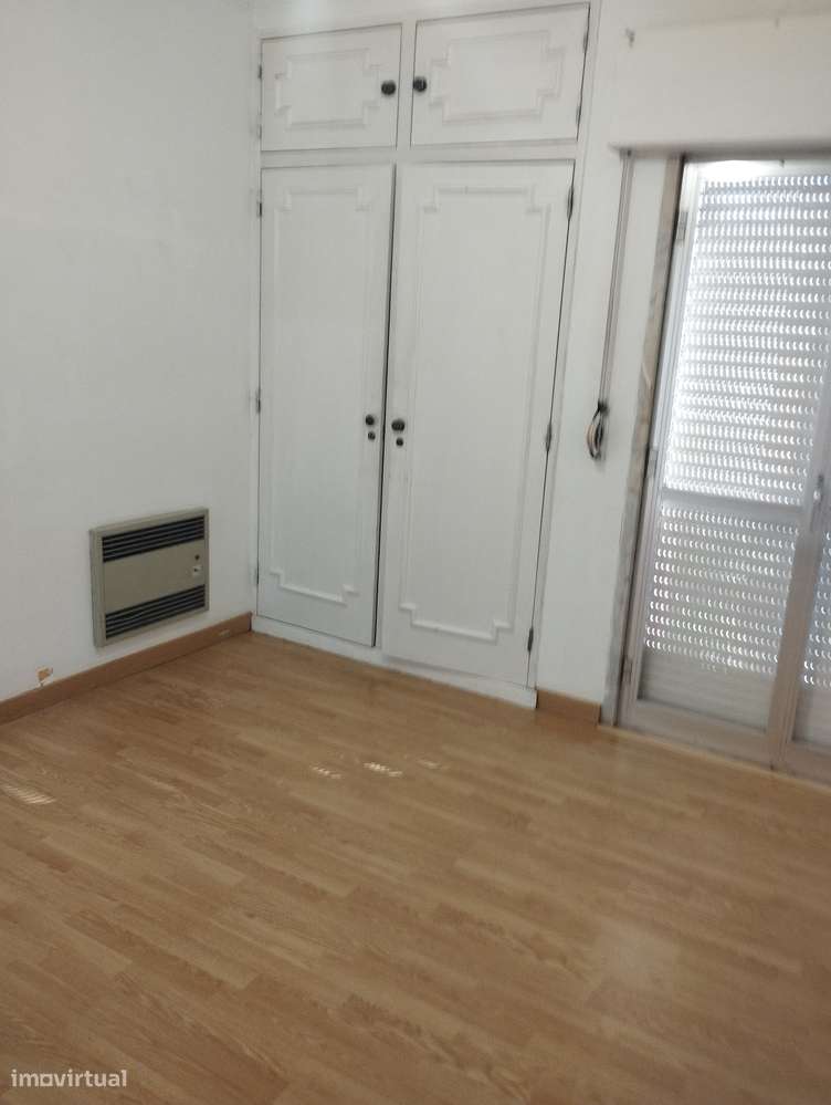 São João do Estoril T1 sem móveis - Grande imagem: 5/10