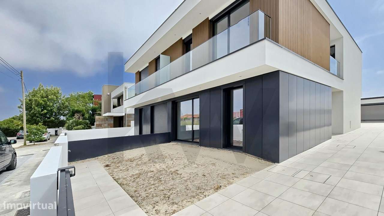 Moradia T4 – Arquitetura Contemporânea, Vistas para a zona da Ria de A - Grande imagem: 1/19