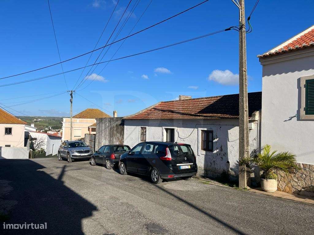 Moradia T3 com projeto aprovado e vista mar na Areia Branca-16