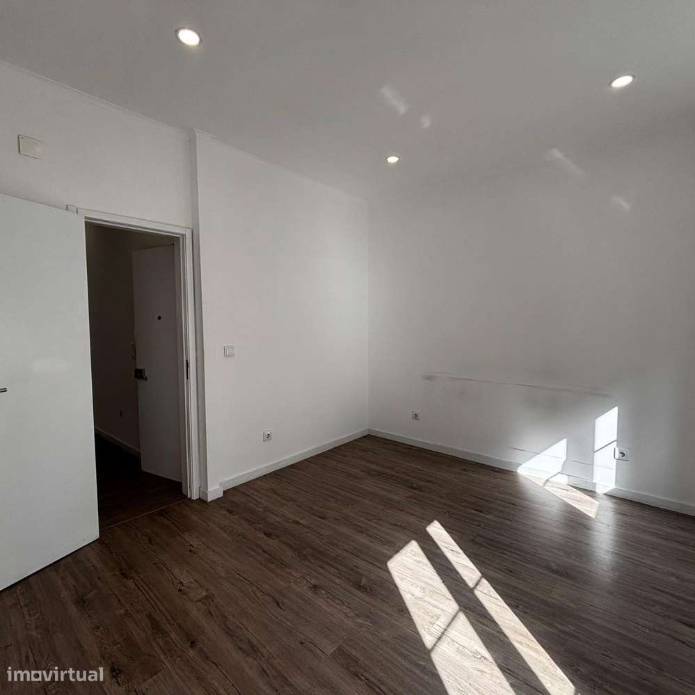 T2+1 Totalmente Remodelado em Edifício Recuperado!-17