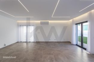 Moradia Nova de 4 Quartos + Escritório no Sótão – Albarraque, Sintra - Grande imagem: 4/46