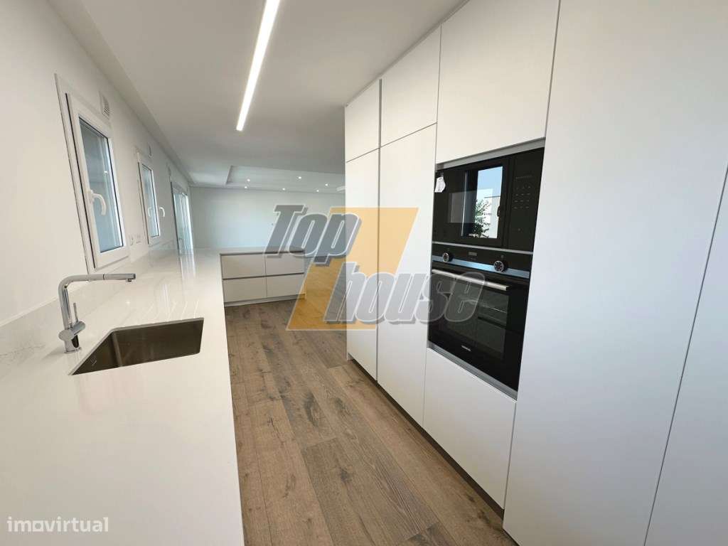 Apartamento T3+2 duplex de luxo com parqueamento - Feijó - Grande imagem: 4/33