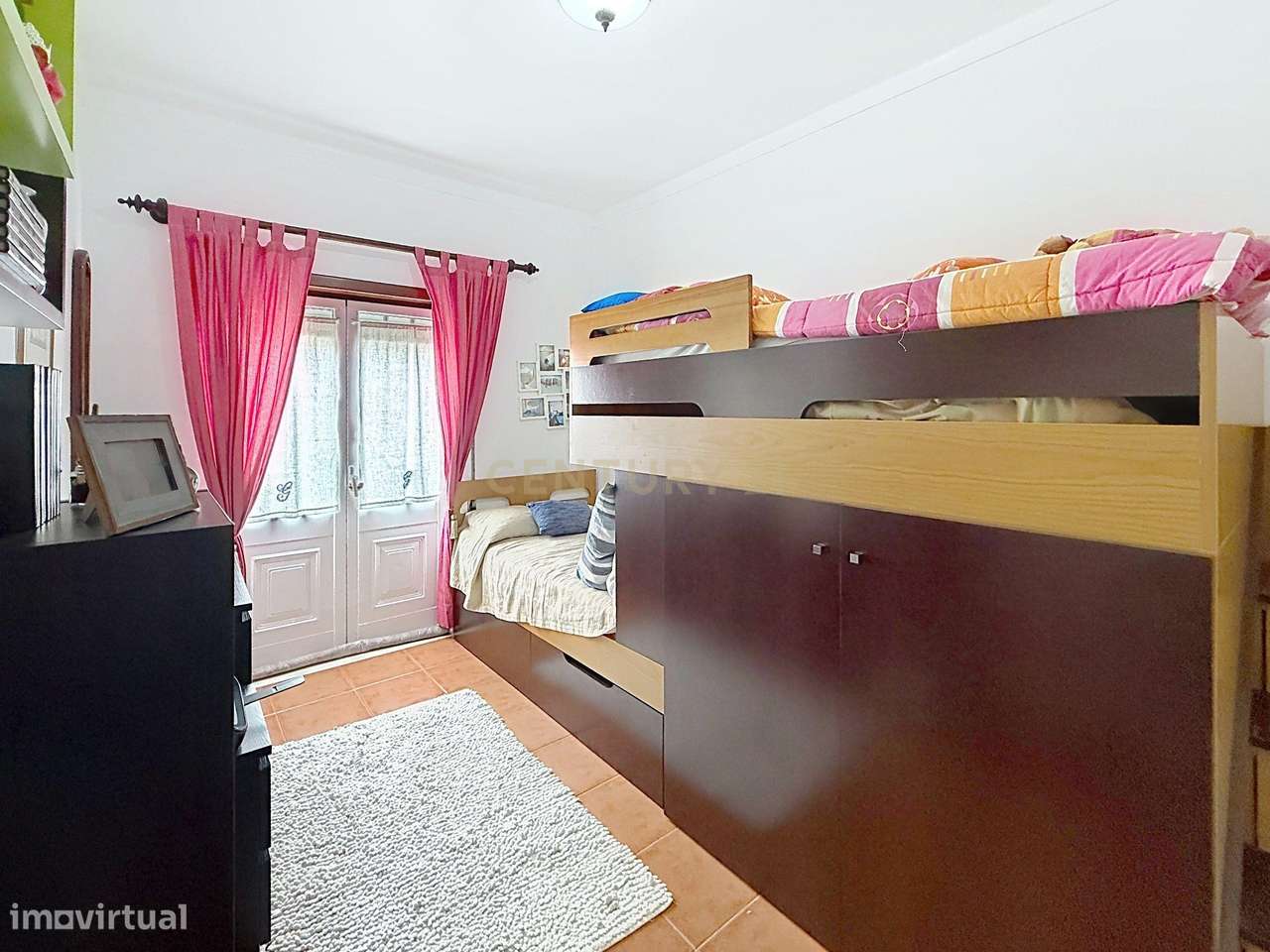 Apartamento T2 no Centro Histórico da Nazaré com Vista Mar-7