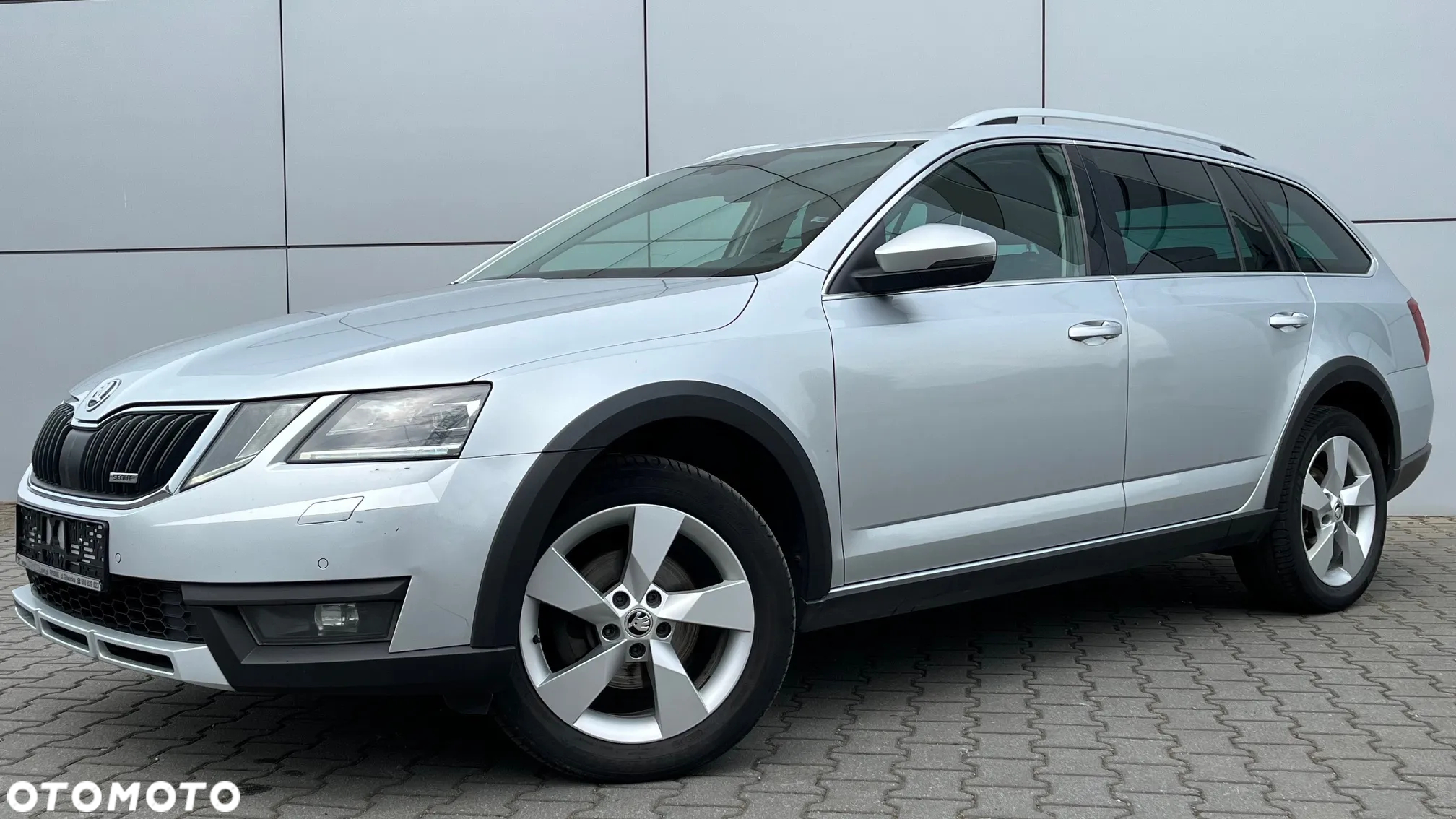 Skoda Octavia Scout 2.0 TDI 4x4 DSG - 2