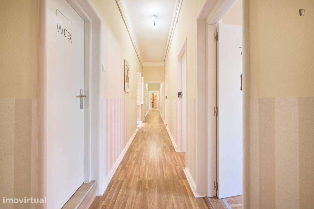 Quarto - localizado em Alameda Lisbon - Grande imagem: 4/10