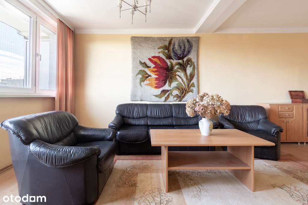 Funkcjonalne w samym sercu Katowic z balkonem-2