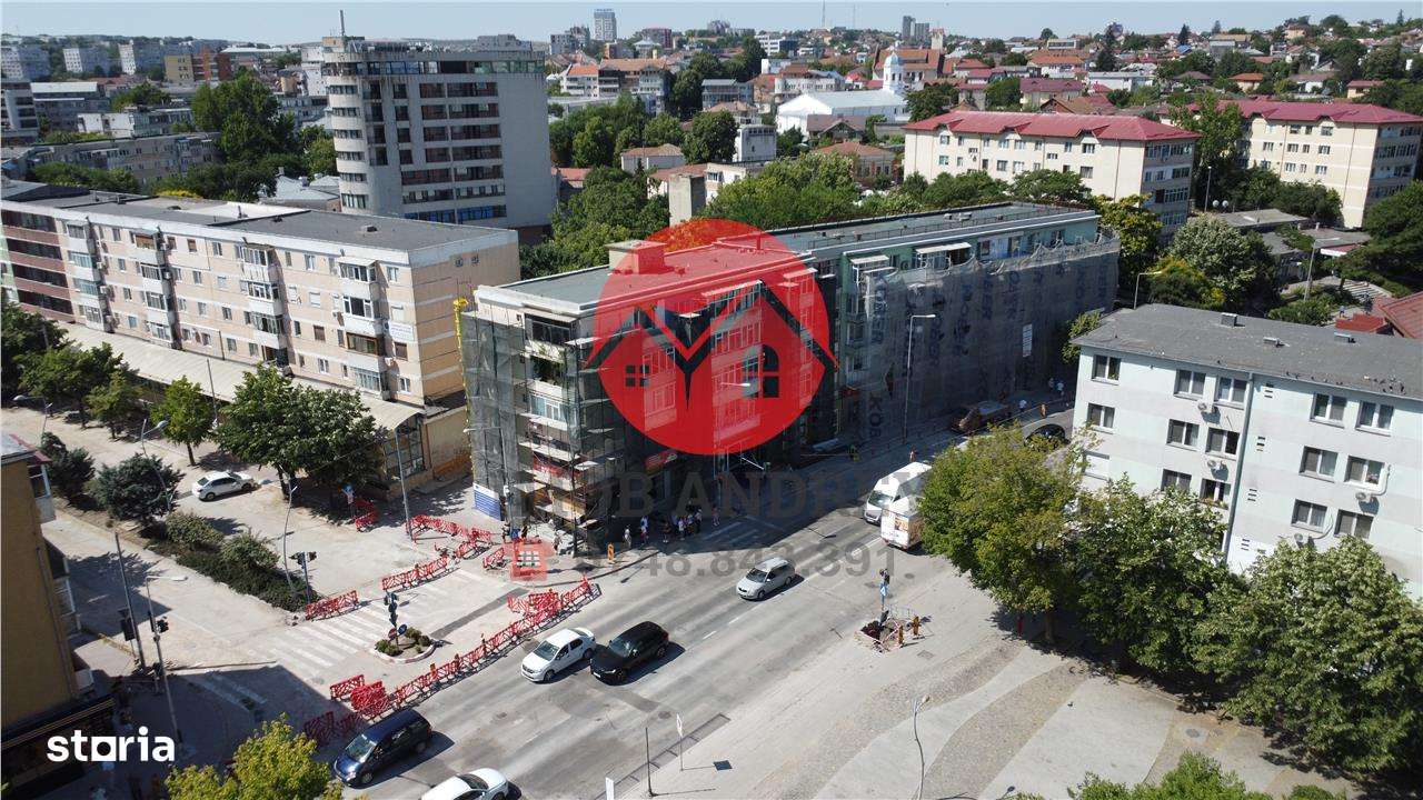 Spatiu ultracentral de închiriat – vitrina mare, fost Vodafone - Imagine principală: 3/8