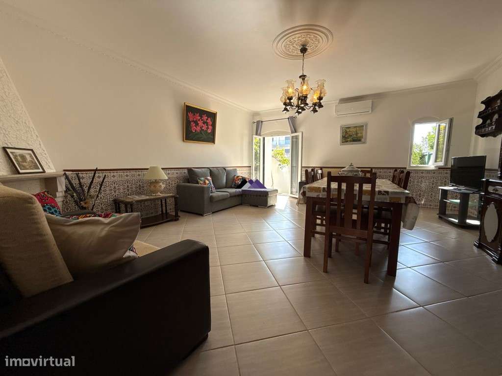 Moradia V3 com Estacionamento e Quintal-8