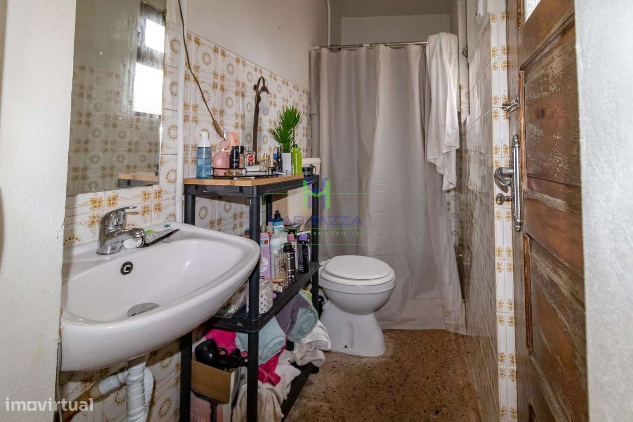 Moradia T2, com anexos e bom quintal, no coração da Praia da Luz-29