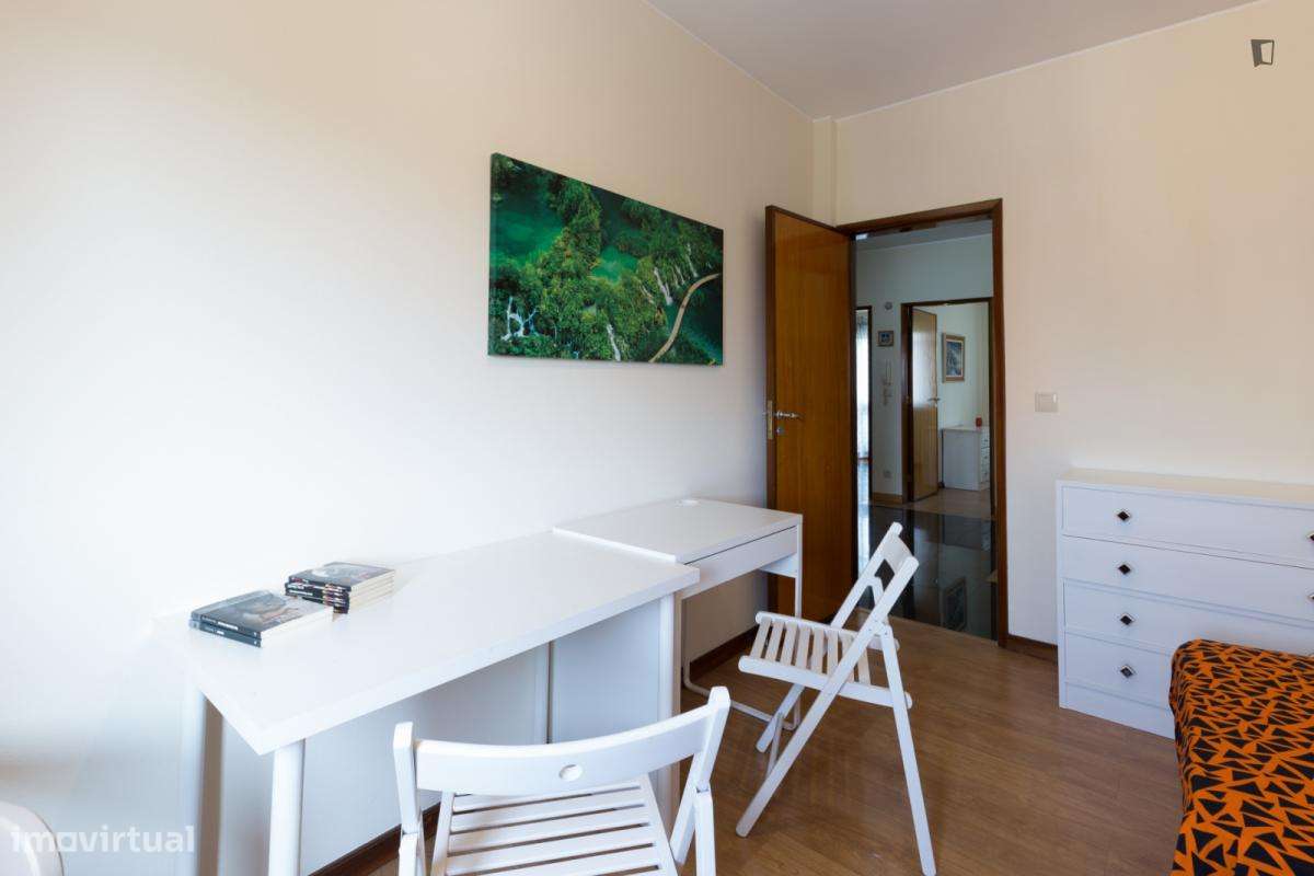 Quarto - localizado em Rio Tinto Porto - Grande imagem: 4/10