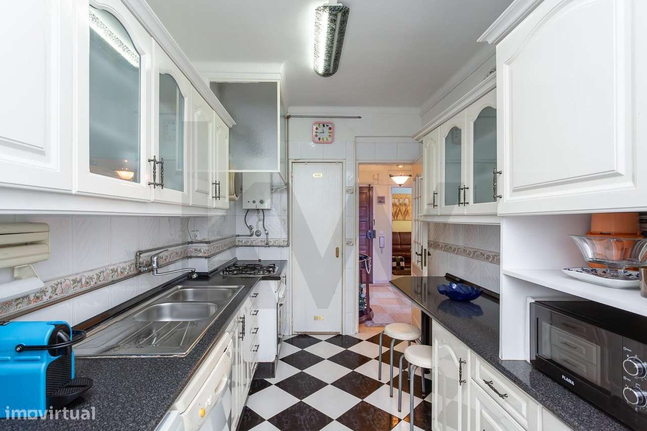 T2, no Cacém, totalmente equipado na Estrada de Paço de Arcos (3º and - Grande imagem: 5/38