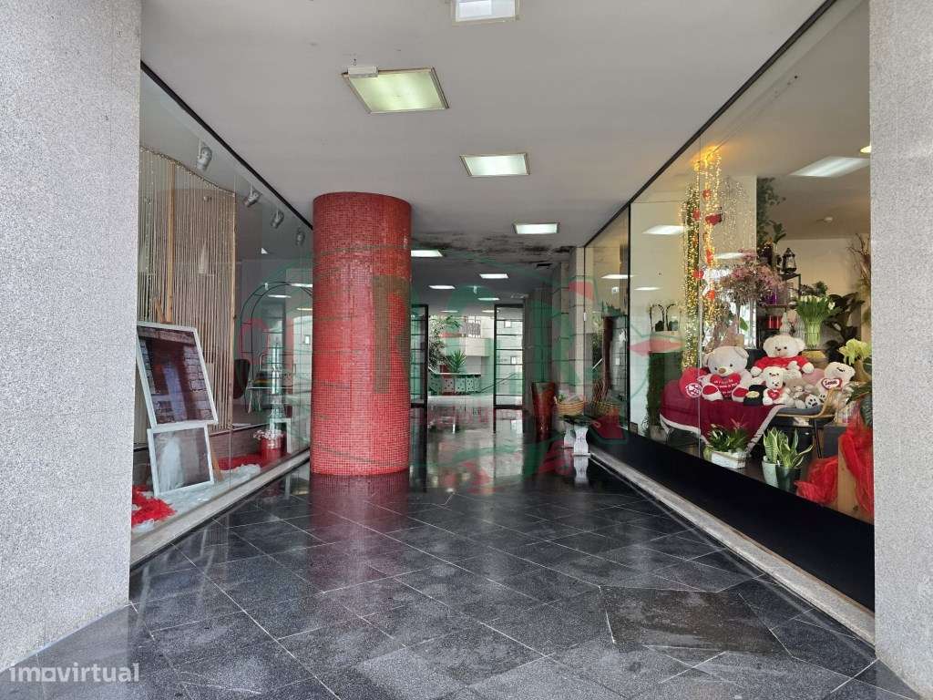 INVESTIMENTO | 4 Lojas Arrendadas | Centro de Gondomar (Souto)-10