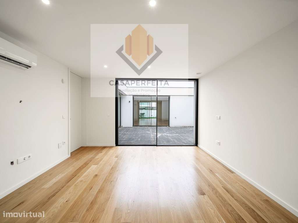 Luxuosa Moradia T4 a 150 metros da Praia - Madalena-39