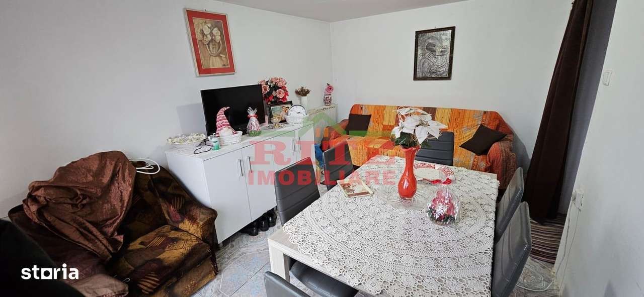 CASA  DE  VANZARE  P+1 E-13