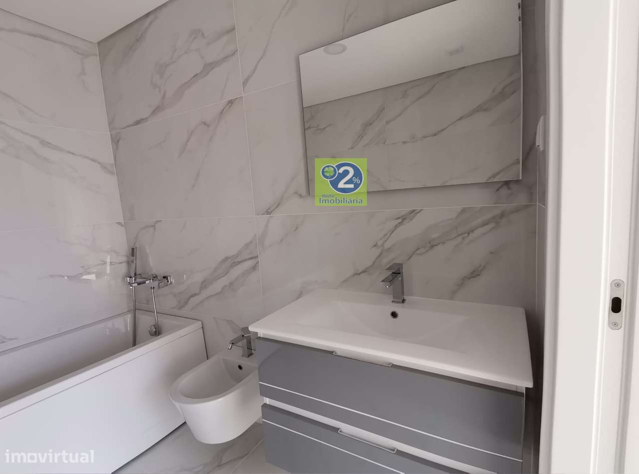 Apartamento T3! Novo!Parqueamento para 2 viaturas - Grande imagem: 4/7