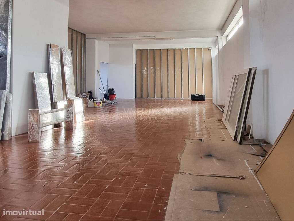 OPORTUNIDADE ÚNICA - LOJA 373m² | Terraço | Garagem | Leça do Balio - Grande imagem: 2/36
